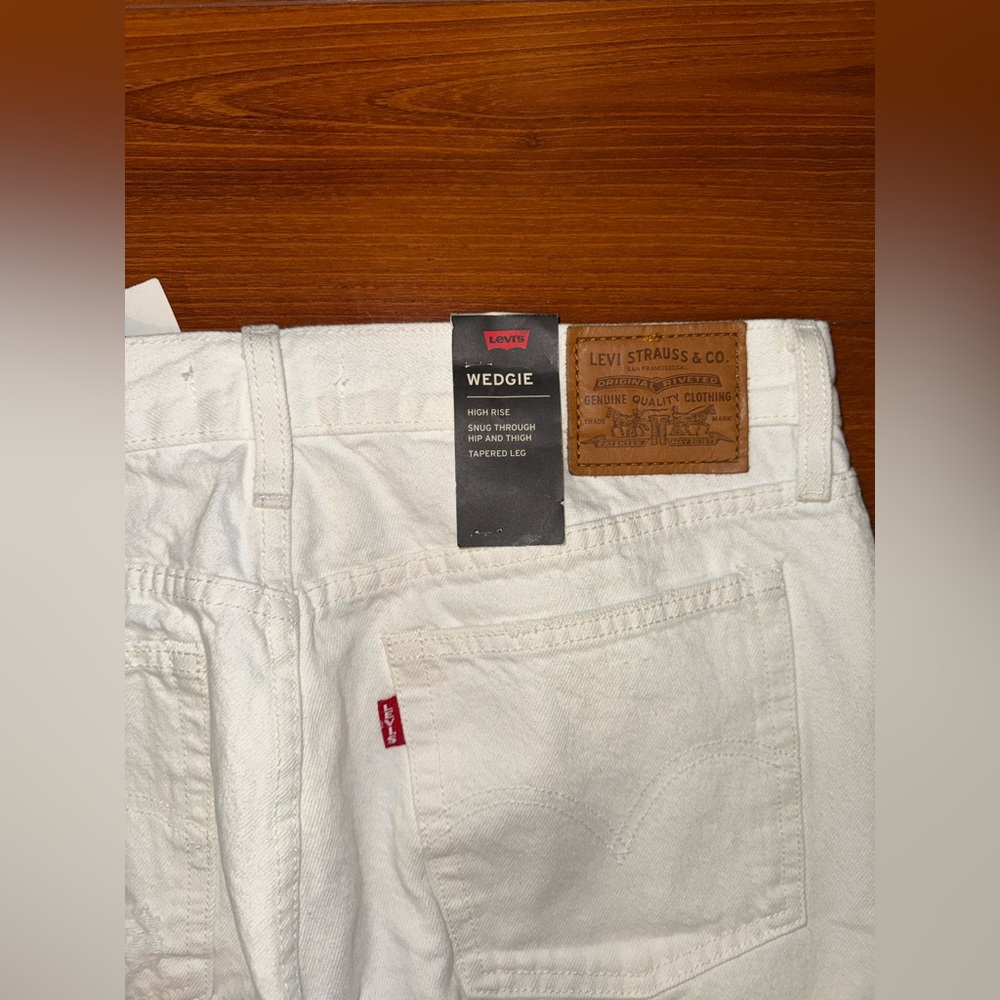 Levi's Women’s wedgie high rise jean - Picture 7 of 7